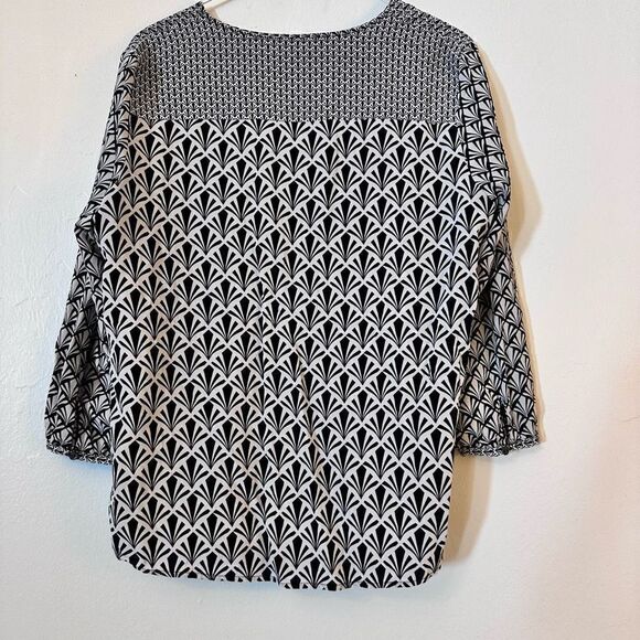 Ecru V-Neck 100% Silk Long-Sleeve Geometric Printed Black & White Blouse Large - Picture 2 of 5